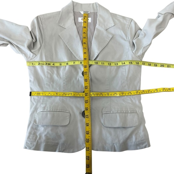 Talbots Petites Lightweight Blend Stretch Big Button Blazer Jacket Size 4 Beige - Picture 3 of 14